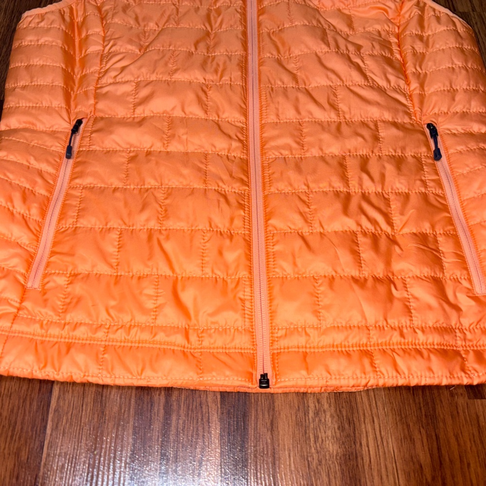 Patagonia Vibrant Orange Quilted Vest - Picture 5 of 8